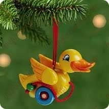Hallmark Keepsake Ornament - Waddles 2001 (QX8952)