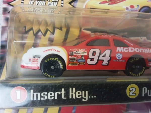1997 Toy Biz NASCAR #94 Bill Elliott Ignition Racers 1:64 - Image 3