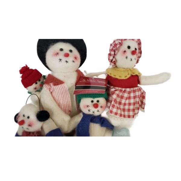 St. Nicholas Square Plush Snow Family of Five 10" x 9" - Image 3