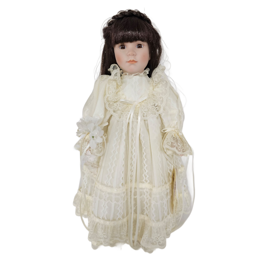 Vintage Dynasty Doll "Eva" Vintage Wedding Dress Porcelain Doll 17"